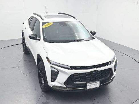 Used 2024 Chevrolet Trax ACTIV w/ Sunroof Package FWD image 44