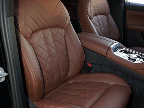 Used 2025 BMW X6 xDrive40i w/ Executive Package image 10