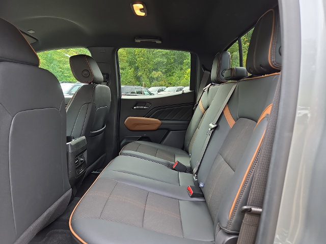 Used 2024 GMC Canyon AT4 w/ Canyon Safety Plus Package AWD/4WD image 19