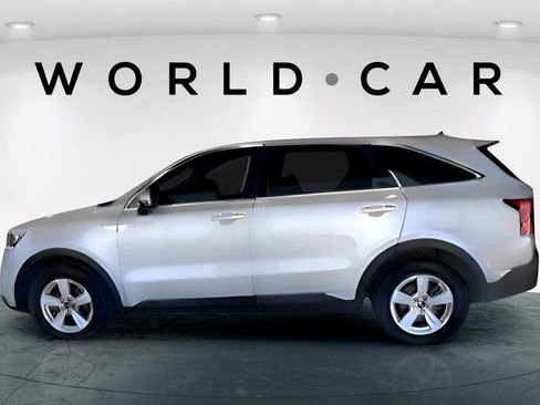 Used 2021 Kia Sorento LX image 4