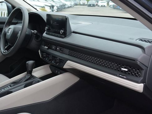 Used 2023 Honda Accord EX image 21