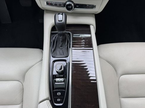 Used 2018 Volvo S90 T5 Momentum w/ Convenience Package AWD/4WD image 33