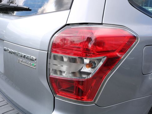 Used 2015 Subaru Forester 2.5i w/ Alloy Wheel Package image 10