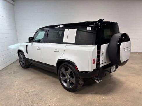 New 2025 Land Rover Defender 110 V8 image 10