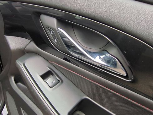 Certified 2022 Chevrolet Traverse RS image 31