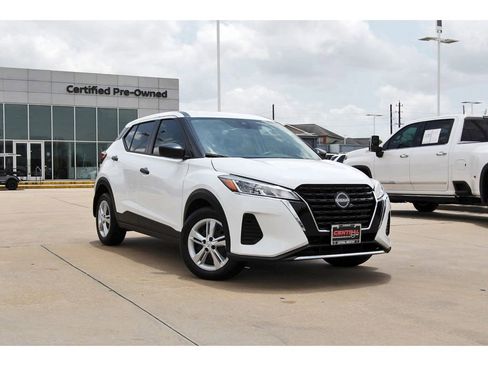 Used 2025 Nissan Kicks Play S FWD image 1