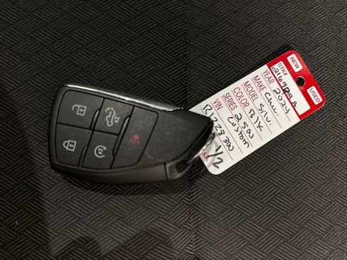 Used 2024 Chevrolet Silverado 2500 Custom w/ Custom Value Package image 32