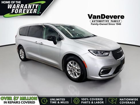 Used 2024 Chrysler Pacifica Touring-L FWD image 1