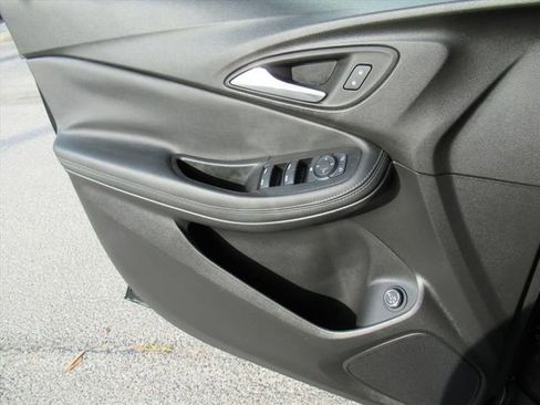 Used 2022 Buick Encore GX Select image 24