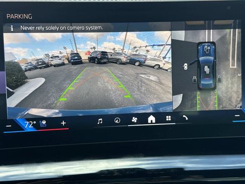 Certified 2025 BMW 530i w/ M Sport Package image 23