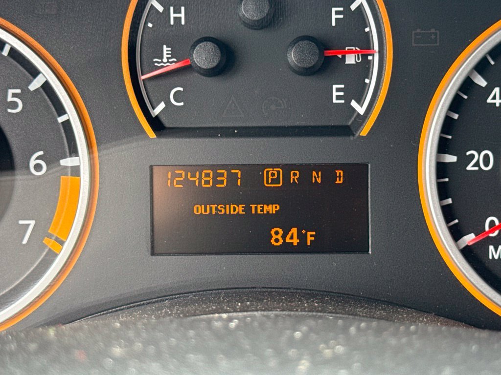 Used 2010 Nissan Titan SE w/ SE Premium Utility Pkg RWD image 27