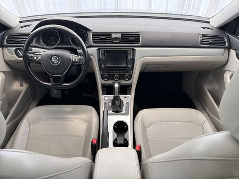 Used 2019 Volkswagen Passat 2.0T Wolfsburg image 17
