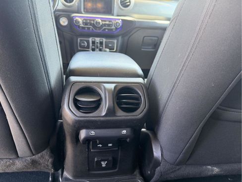 Used 2020 Jeep Gladiator Overland AWD/4WD image 21