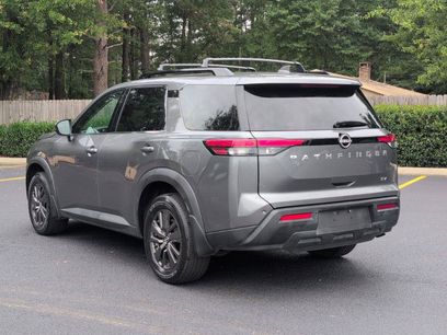 Used 2022 Nissan Pathfinder SV