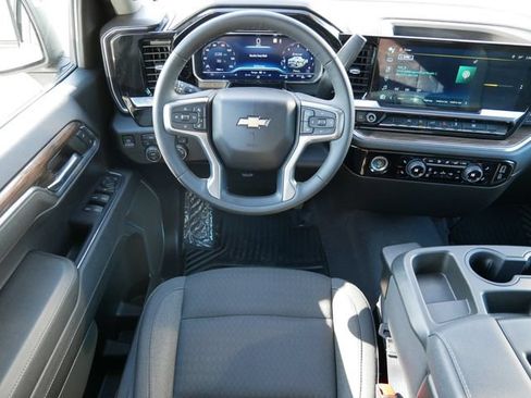 Used 2023 Chevrolet Silverado 1500 LT AWD/4WD image 9