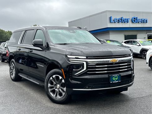 Certified 2026 Chevrolet Suburban LT w/ Comfort Package AWD/4WD image 34