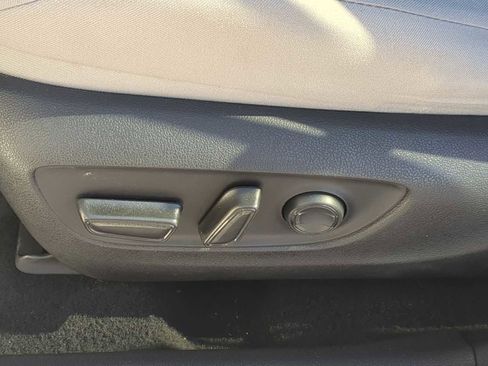 Used 2022 Toyota RAV4 XLE image 18