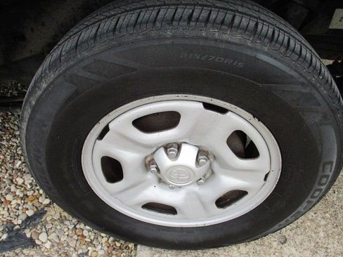 Used 2014 Toyota Tacoma Base image 26