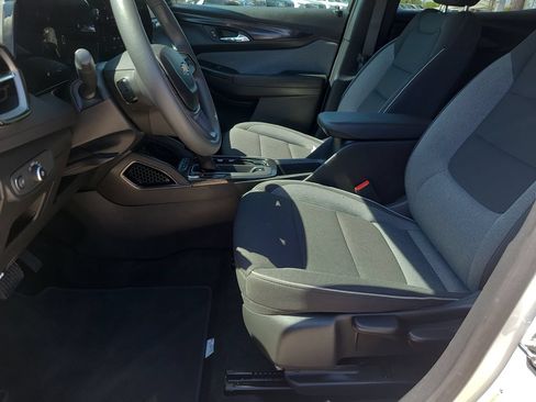 Used 2025 Chevrolet TrailBlazer LT AWD/4WD image 15