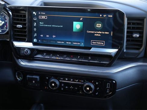 Used 2024 Chevrolet Silverado 2500 High Country w/ Technology Package image 13