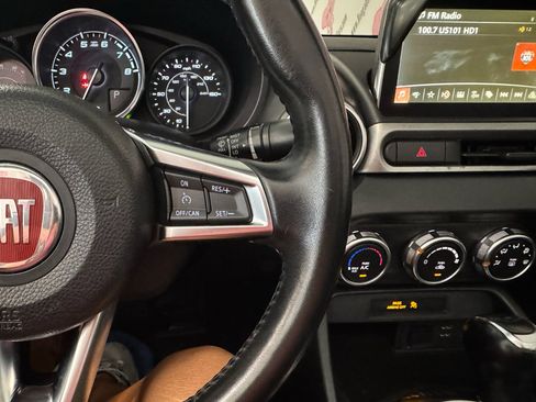 Used 2019 FIAT 124 Spider Classica RWD image 21