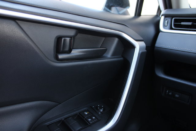 Used 2019 Toyota RAV4 LE w/ Carpet Mat Package AWD/4WD image 10