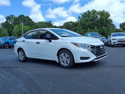 New 2025 Nissan Versa S w/ Trunk Package