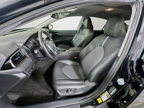 Used 2023 Toyota Camry SE w/ Convenience Package FWD image 20