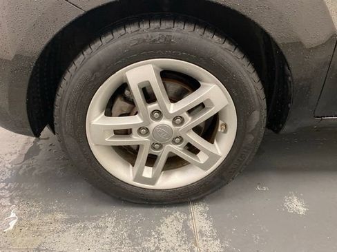 Used 2011 Kia Soul + FWD image 28