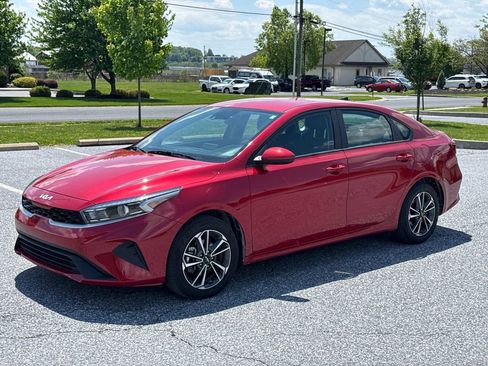 Used 2024 Kia Forte LXS FWD image 3