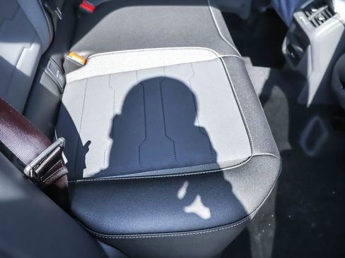 New 2025 Volkswagen Taos SE image 38