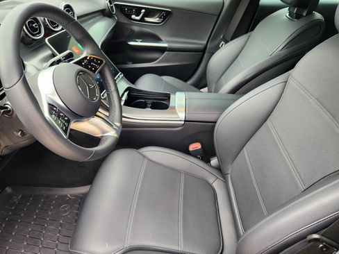 Used 2025 Mercedes-Benz C 300 Sedan image 6