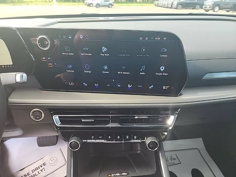 Used 2026 Chevrolet Traverse LT AWD/4WD image 16