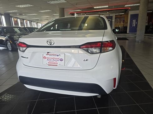 Used 2022 Toyota Corolla LE FWD image 5