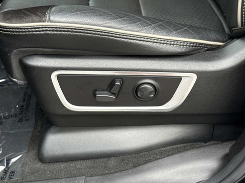Used 2023 RAM 1500 Laramie AWD/4WD image 16