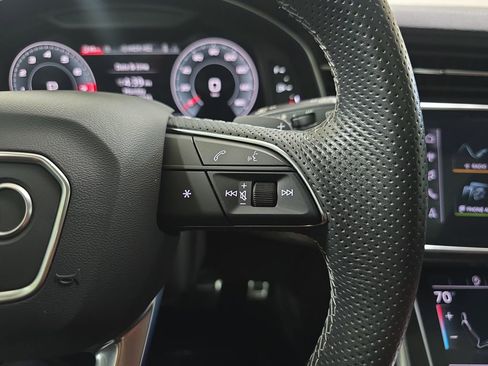 Used 2024 Audi SQ7 Premium Plus w/ Carbon Package image 21