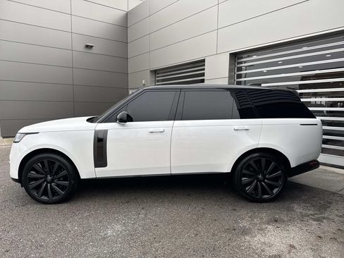 Used 2023 Land Rover Range Rover SV AWD/4WD image 4