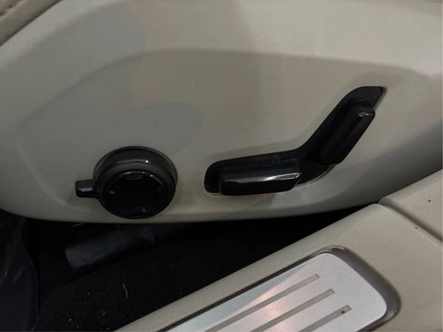 Used 2017 Volvo S90 T6 Inscription w/ Vision Package image 25