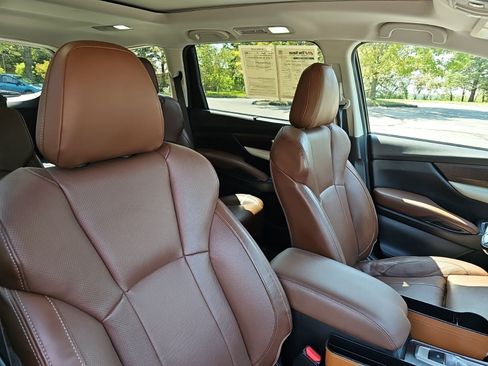 Used 2019 Subaru Ascent Touring w/ Popular Package #3 AWD/4WD image 11