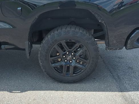 Used 2025 Chevrolet Silverado 1500 Custom Trail Boss w/ Dark Appearance Package AWD/4WD image 32