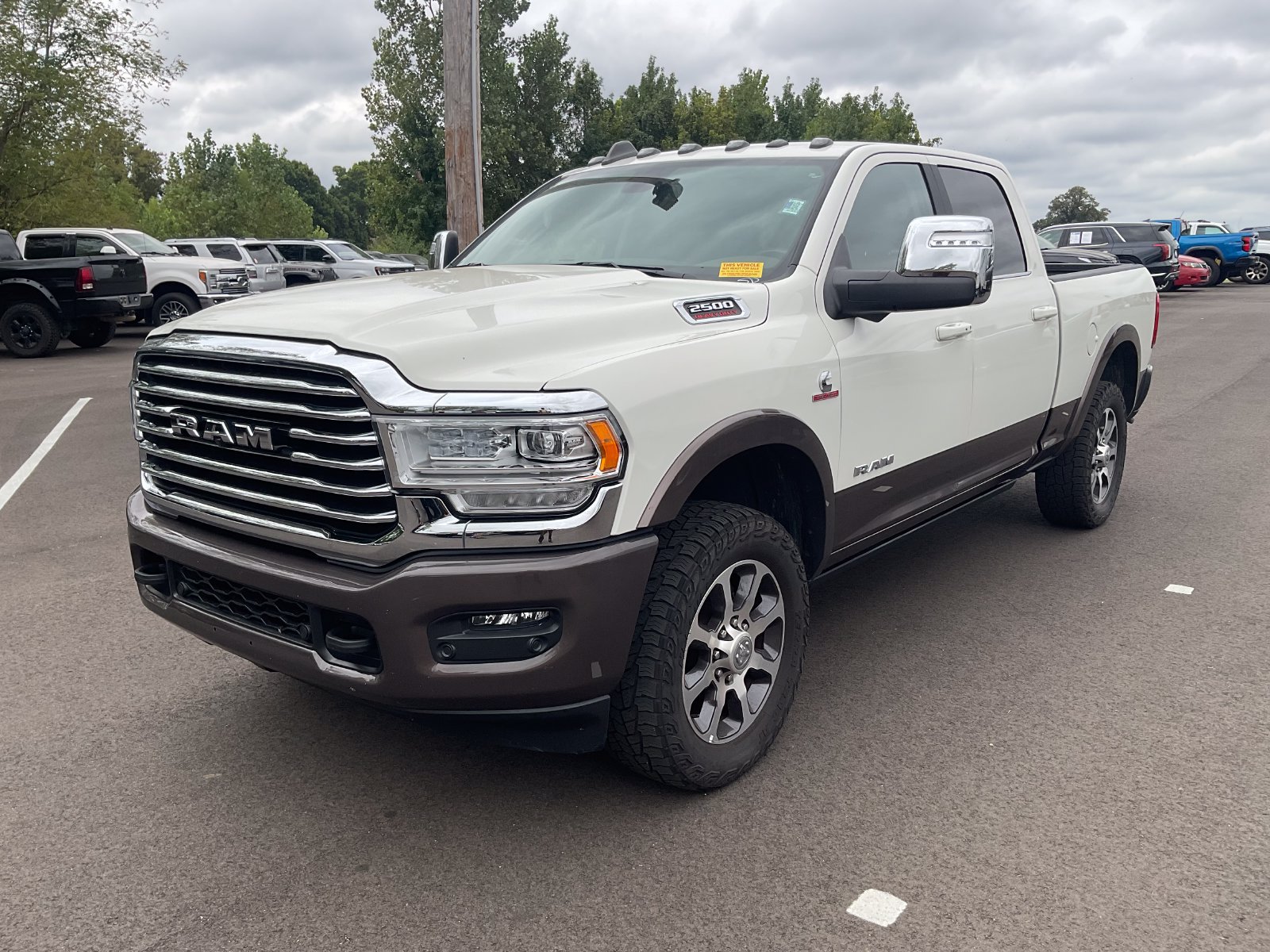 Used 2024 RAM 2500 Limited w/ Towing Technology Group AWD/4WD image 2