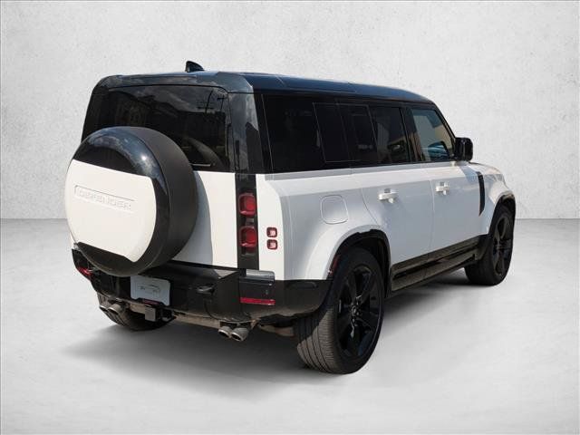 Certified 2025 Land Rover Defender 110 X-Dynamic SE AWD/4WD image 5