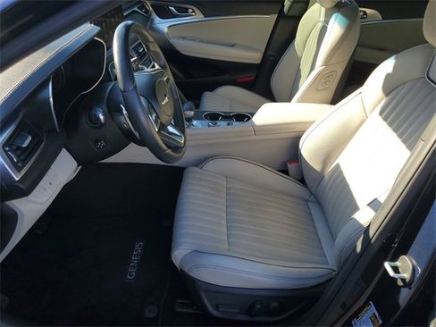 Used 2022 Genesis G70 3.3T image 17