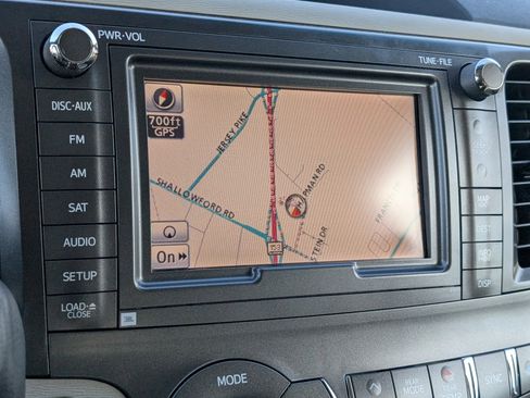 Used 2011 Toyota Sienna XLE image 16