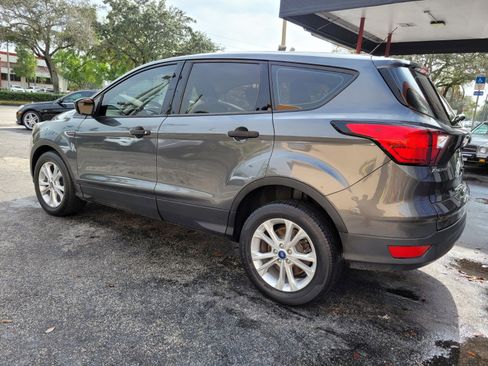 Used 2019 Ford Escape S image 8