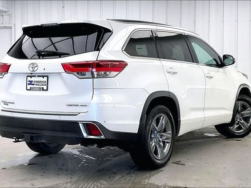Used 2019 Toyota Highlander Limited Platinum image 12