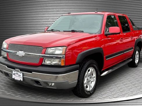 Used 2005 Chevrolet Avalanche Z71 w/ Sun And Sound Package AWD/4WD image 3