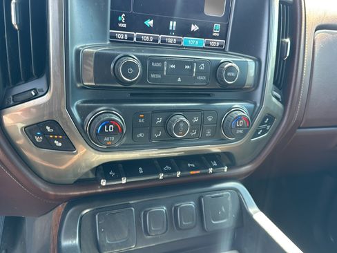 Used 2015 Chevrolet Silverado 1500 High Country w/ High Country Premium Package AWD/4WD image 28