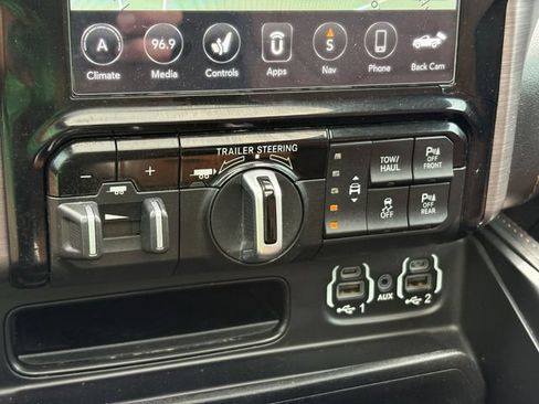 Used 2021 RAM 1500 Limited AWD/4WD image 17