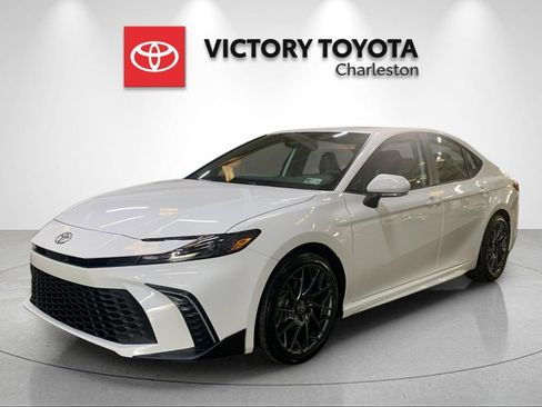New 2026 Toyota Camry SE FWD image 1